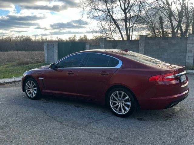 Красный Ягуар ХФ, объемом двигателя 2 л и пробегом 178 тыс. км за 10000 $, фото 2 на Automoto.ua