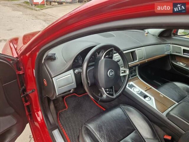 Червоний Ягуар ХФ, об'ємом двигуна 3 л та пробігом 157 тис. км за 18500 $, фото 9 на Automoto.ua
