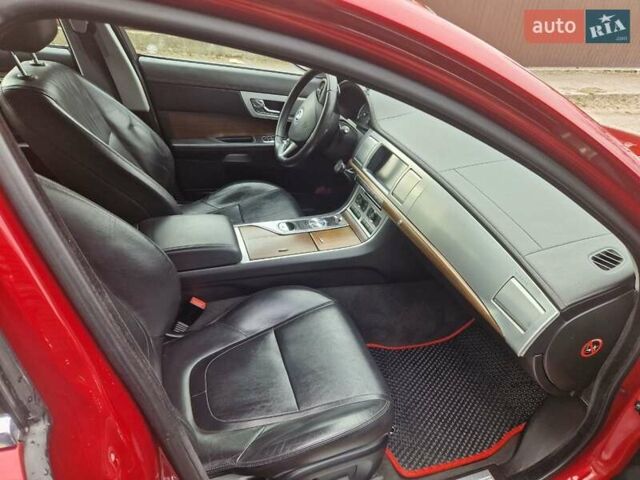 Червоний Ягуар ХФ, об'ємом двигуна 3 л та пробігом 157 тис. км за 18500 $, фото 13 на Automoto.ua