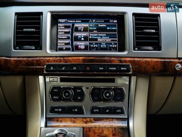 Красный Ягуар ХФ, объемом двигателя 2.99 л и пробегом 140 тыс. км за 15490 $, фото 59 на Automoto.ua