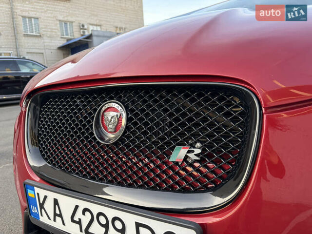 Красный Ягуар ХФ, объемом двигателя 2.97 л и пробегом 112 тыс. км за 15500 $, фото 1 на Automoto.ua