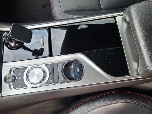 Красный Ягуар ХФ, объемом двигателя 3 л и пробегом 150 тыс. км за 15196 $, фото 14 на Automoto.ua