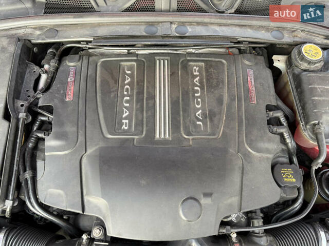Красный Ягуар ХФ, объемом двигателя 2.97 л и пробегом 112 тыс. км за 15500 $, фото 10 на Automoto.ua