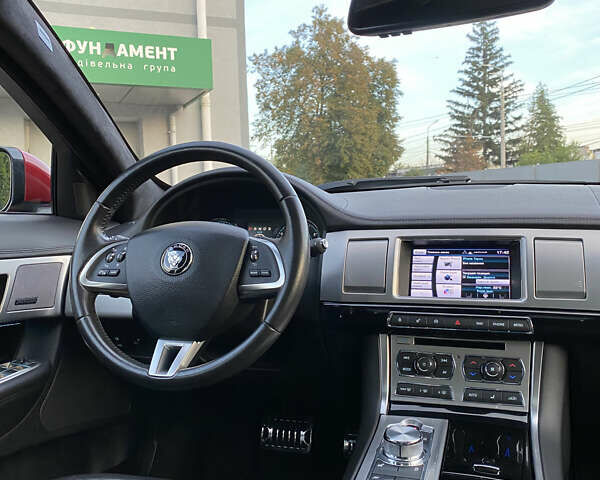 Красный Ягуар ХФ, объемом двигателя 3 л и пробегом 62 тыс. км за 15900 $, фото 60 на Automoto.ua