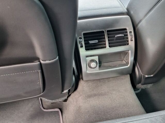 Красный Ягуар ХФ, объемом двигателя 3 л и пробегом 150 тыс. км за 15196 $, фото 9 на Automoto.ua