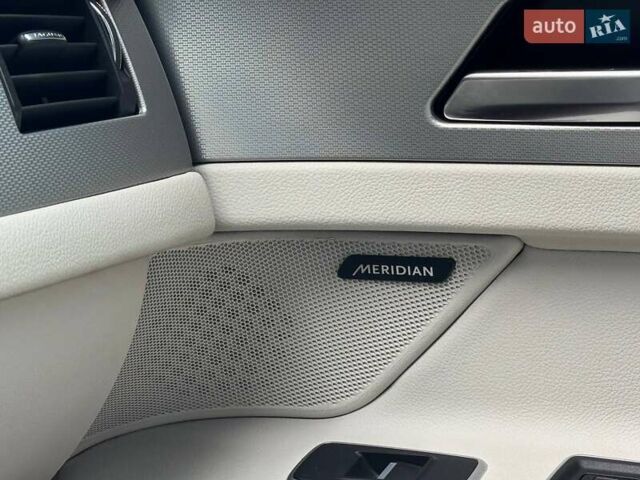 Красный Ягуар ХФ, объемом двигателя 3 л и пробегом 129 тыс. км за 15490 $, фото 21 на Automoto.ua