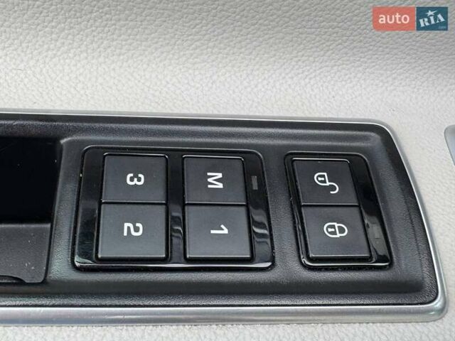 Красный Ягуар ХФ, объемом двигателя 3 л и пробегом 129 тыс. км за 15490 $, фото 15 на Automoto.ua