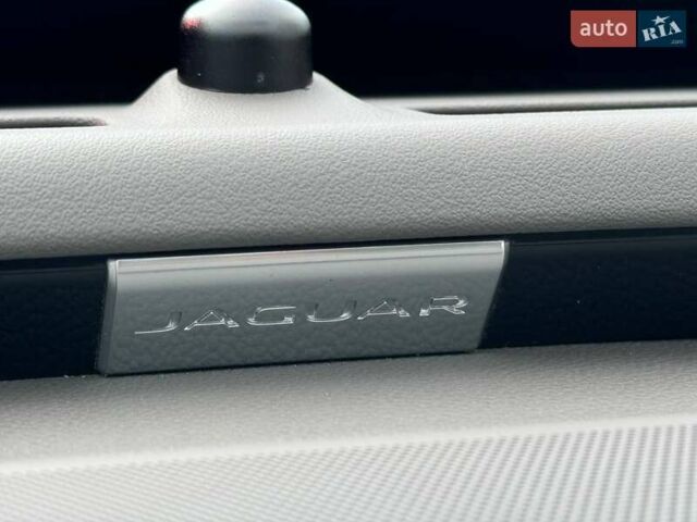 Красный Ягуар ХФ, объемом двигателя 3 л и пробегом 129 тыс. км за 15490 $, фото 23 на Automoto.ua