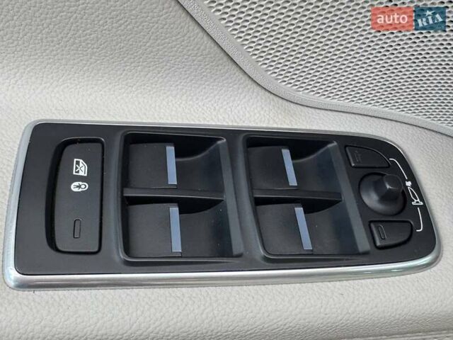 Красный Ягуар ХФ, объемом двигателя 3 л и пробегом 129 тыс. км за 15490 $, фото 16 на Automoto.ua