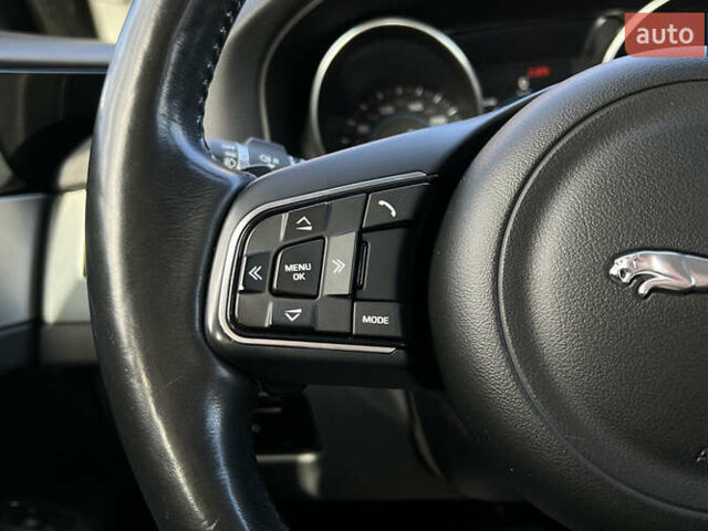 Ягуар ХФ 2017 у Львові на Automoto.ua Червоний Ягуар ХФ, об'ємом двигуна 0 л та пробігом 225 тис. км за 18999 $, фото 9 на Automoto.ua