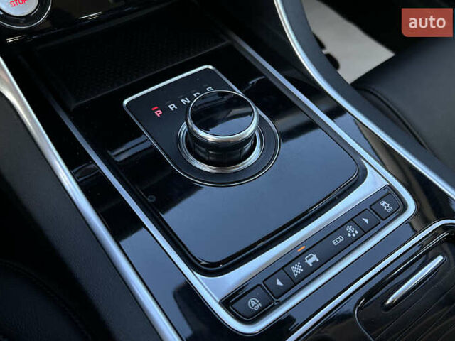 Ягуар ХФ 2017 у Львові на Automoto.ua Червоний Ягуар ХФ, об'ємом двигуна 0 л та пробігом 225 тис. км за 18999 $, фото 13 на Automoto.ua