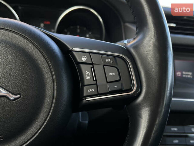 Ягуар ХФ 2017 у Львові на Automoto.ua Червоний Ягуар ХФ, об'ємом двигуна 0 л та пробігом 225 тис. км за 18999 $, фото 10 на Automoto.ua