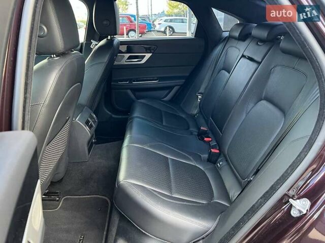 Красный Ягуар ХФ, объемом двигателя 2 л и пробегом 184 тыс. км за 25990 $, фото 8 на Automoto.ua