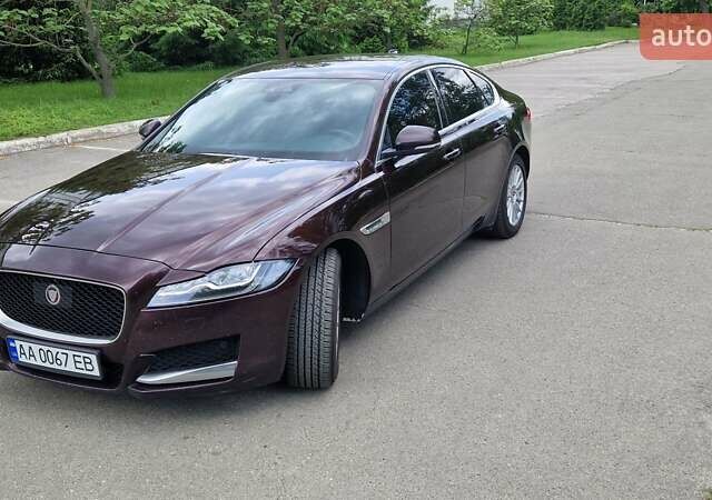 Красный Ягуар ХФ, объемом двигателя 2 л и пробегом 175 тыс. км за 28000 $, фото 12 на Automoto.ua