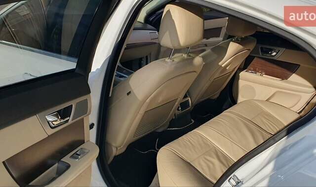 Ягуар ХФ, объемом двигателя 2 л и пробегом 193 тыс. км за 13500 $, фото 10 на Automoto.ua