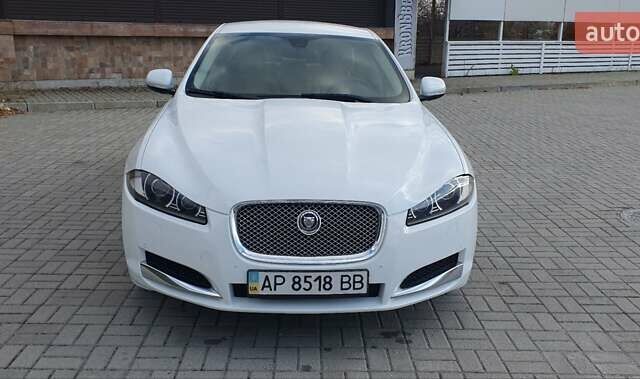 Ягуар ХФ, объемом двигателя 2 л и пробегом 193 тыс. км за 13500 $, фото 4 на Automoto.ua