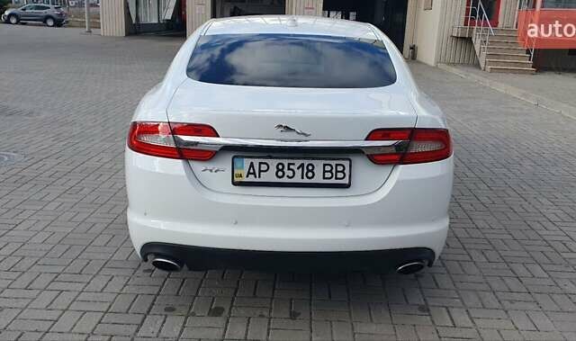 Ягуар ХФ, объемом двигателя 2 л и пробегом 193 тыс. км за 13500 $, фото 5 на Automoto.ua