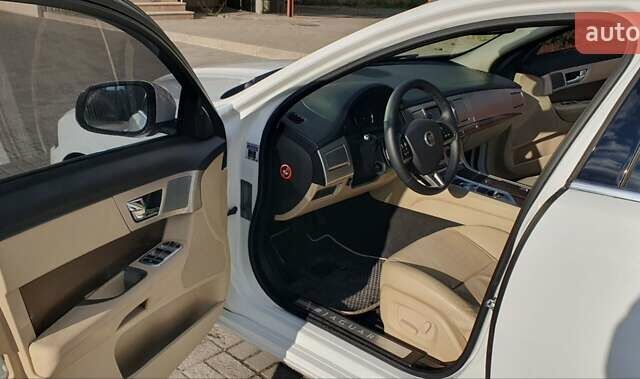 Ягуар ХФ, объемом двигателя 2 л и пробегом 193 тыс. км за 13500 $, фото 11 на Automoto.ua