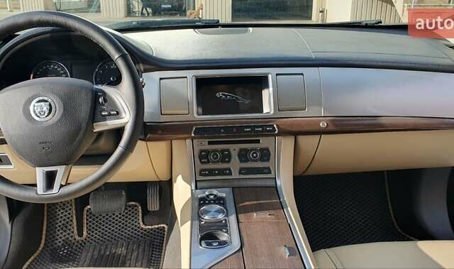 Ягуар ХФ, объемом двигателя 2 л и пробегом 193 тыс. км за 13500 $, фото 13 на Automoto.ua