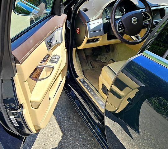 Ягуар ХФ, об'ємом двигуна 3 л та пробігом 101 тис. км за 14900 $, фото 7 на Automoto.ua