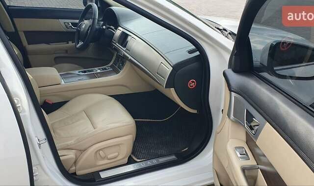Ягуар ХФ, объемом двигателя 2 л и пробегом 193 тыс. км за 13500 $, фото 8 на Automoto.ua