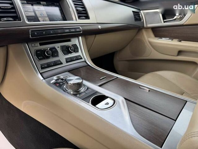 Ягуар ХФ, объемом двигателя 2.2 л и пробегом 146 тыс. км за 15300 $, фото 12 на Automoto.ua