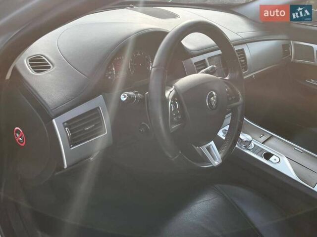Ягуар ХФ, объемом двигателя 2 л и пробегом 110 тыс. км за 8900 $, фото 11 на Automoto.ua