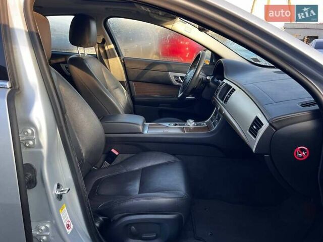 Ягуар ХФ, объемом двигателя 2 л и пробегом 110 тыс. км за 8900 $, фото 27 на Automoto.ua