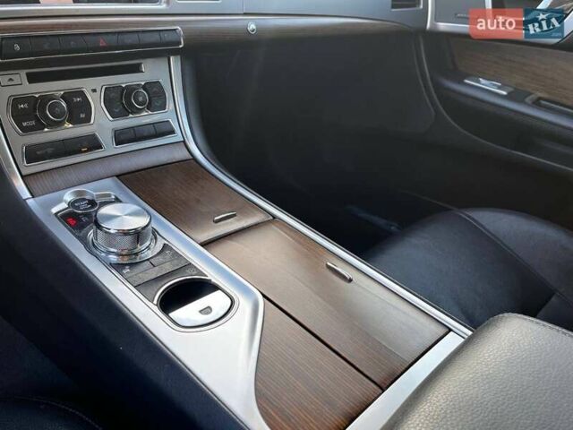 Ягуар ХФ, объемом двигателя 2 л и пробегом 110 тыс. км за 8900 $, фото 20 на Automoto.ua