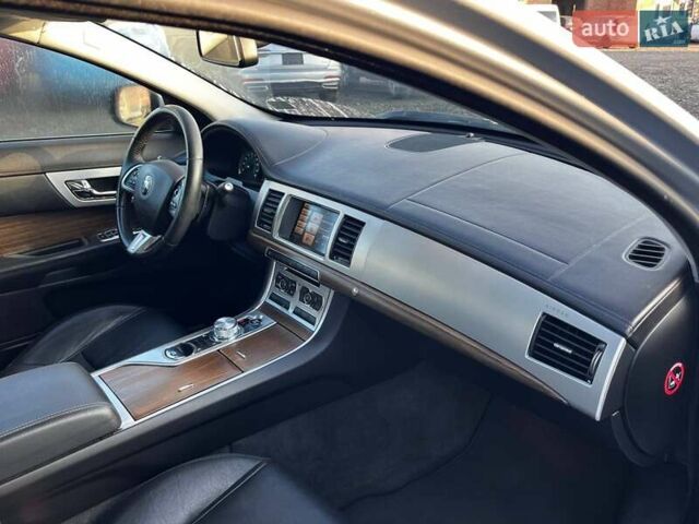 Ягуар ХФ, объемом двигателя 2 л и пробегом 110 тыс. км за 8900 $, фото 26 на Automoto.ua