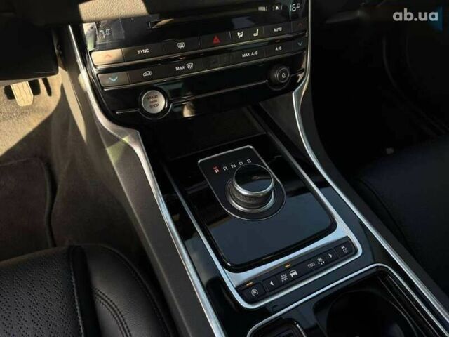 Ягуар ХФ, объемом двигателя 2 л и пробегом 112 тыс. км за 17900 $, фото 14 на Automoto.ua