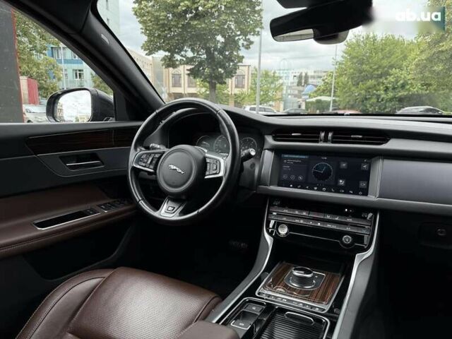 Ягуар ХФ, объемом двигателя 2 л и пробегом 124 тыс. км за 21000 $, фото 10 на Automoto.ua