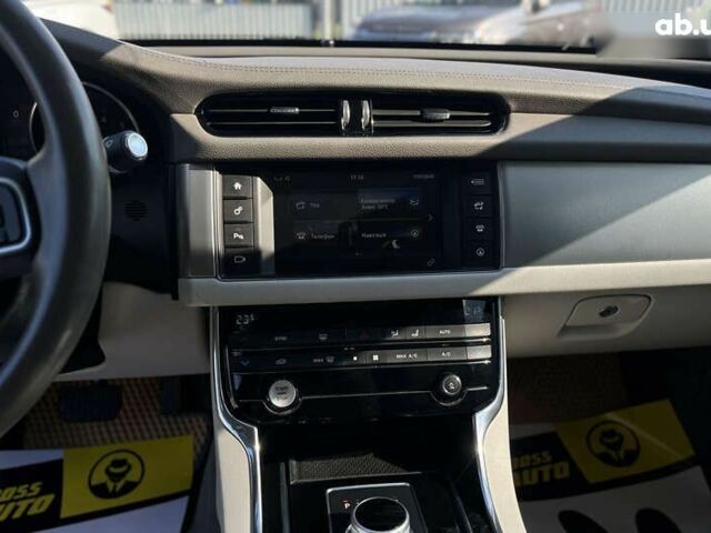 Ягуар ХФ, объемом двигателя 3 л и пробегом 92 тыс. км за 15900 $, фото 27 на Automoto.ua