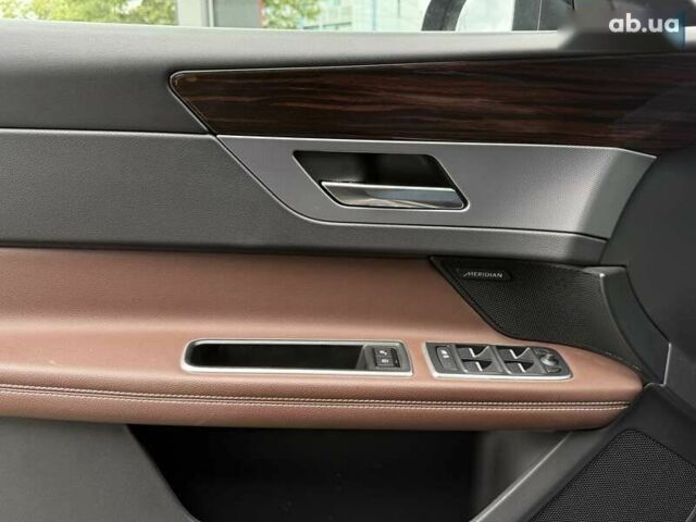 Ягуар ХФ, объемом двигателя 2 л и пробегом 124 тыс. км за 21000 $, фото 26 на Automoto.ua