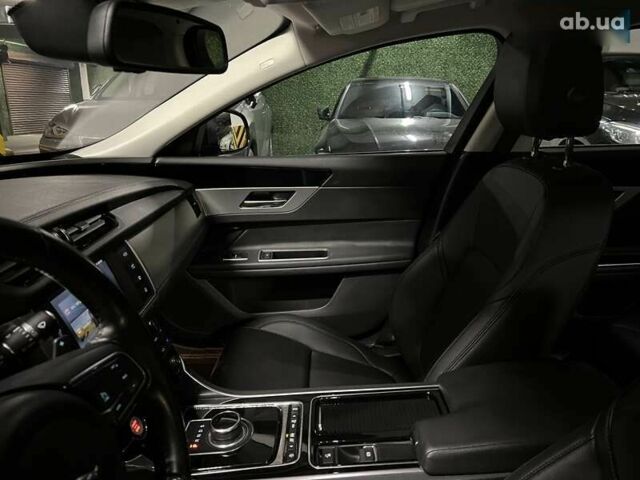 Ягуар ХФ, объемом двигателя 2 л и пробегом 53 тыс. км за 17500 $, фото 24 на Automoto.ua