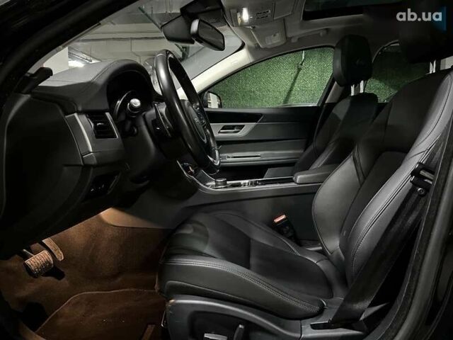 Ягуар ХФ, объемом двигателя 2 л и пробегом 53 тыс. км за 17500 $, фото 23 на Automoto.ua