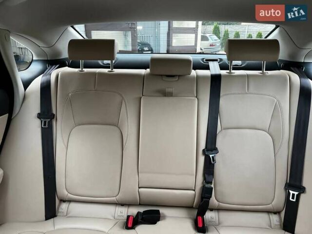 Ягуар ХФ, объемом двигателя 2 л и пробегом 66 тыс. км за 17500 $, фото 6 на Automoto.ua