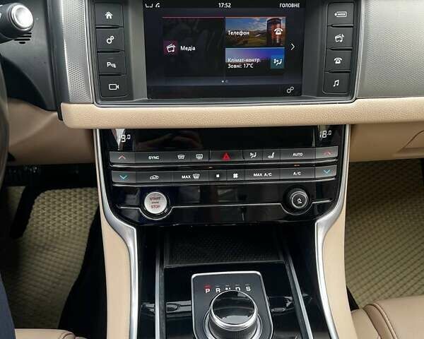 Ягуар ХФ, объемом двигателя 2 л и пробегом 66 тыс. км за 17500 $, фото 5 на Automoto.ua