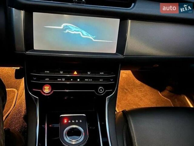 Ягуар ХФ, объемом двигателя 2 л и пробегом 140 тыс. км за 20500 $, фото 9 на Automoto.ua