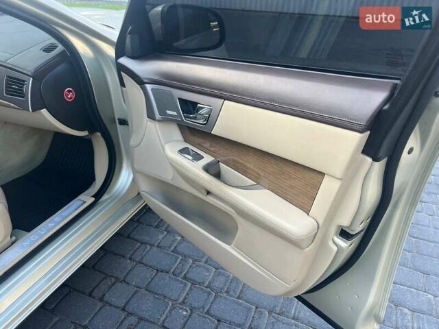 Жовтий Ягуар ХФ, об'ємом двигуна 2.97 л та пробігом 120 тис. км за 7500 $, фото 54 на Automoto.ua
