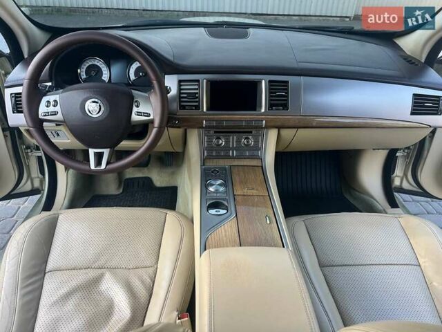 Жовтий Ягуар ХФ, об'ємом двигуна 2.97 л та пробігом 120 тис. км за 7500 $, фото 42 на Automoto.ua