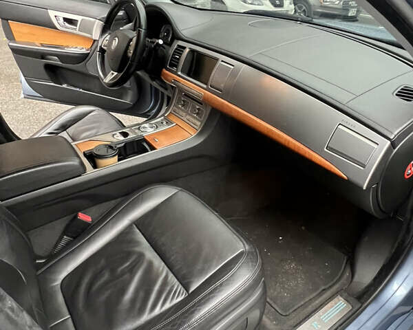 Серый Ягуар ХФ, объемом двигателя 2.97 л и пробегом 148 тыс. км за 9500 $, фото 21 на Automoto.ua