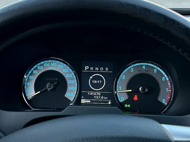 Сірий Ягуар ХФ, об'ємом двигуна 3 л та пробігом 142 тис. км за 10500 $, фото 5 на Automoto.ua