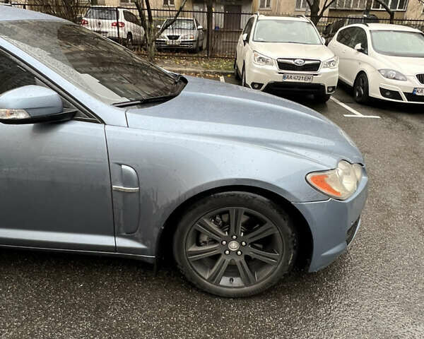 Серый Ягуар ХФ, объемом двигателя 2.97 л и пробегом 148 тыс. км за 9500 $, фото 3 на Automoto.ua