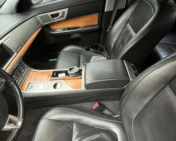 Серый Ягуар ХФ, объемом двигателя 2.97 л и пробегом 148 тыс. км за 9500 $, фото 12 на Automoto.ua