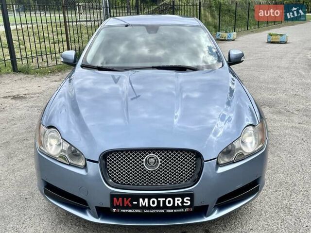 Серый Ягуар ХФ, объемом двигателя 2.97 л и пробегом 141 тыс. км за 10700 $, фото 3 на Automoto.ua
