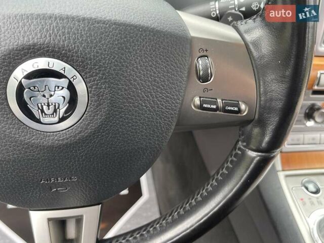 Серый Ягуар ХФ, объемом двигателя 2.97 л и пробегом 141 тыс. км за 10700 $, фото 38 на Automoto.ua