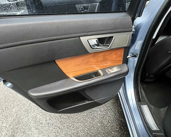 Серый Ягуар ХФ, объемом двигателя 2.97 л и пробегом 148 тыс. км за 9500 $, фото 15 на Automoto.ua