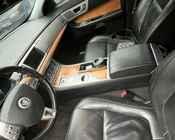 Серый Ягуар ХФ, объемом двигателя 2.97 л и пробегом 148 тыс. км за 9500 $, фото 13 на Automoto.ua