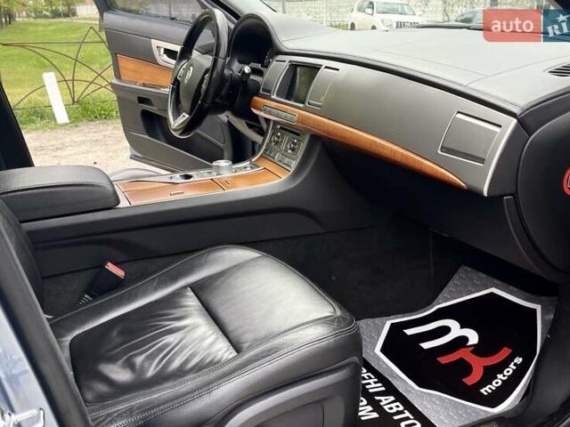 Сірий Ягуар ХФ, об'ємом двигуна 2.97 л та пробігом 141 тис. км за 10700 $, фото 56 на Automoto.ua